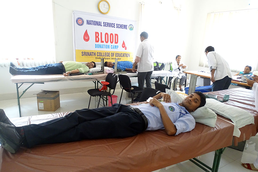 srinath-university-blood-donation-01