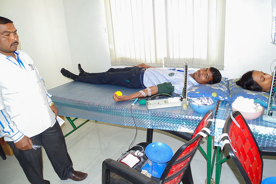 srinath-university-blood-donation-03